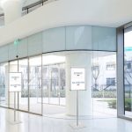 PBQRA104-espositore-porta-avviso-A3-cornice-scatto-autoportante