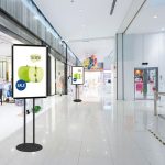 cornice-a-scatto-50x70-porta-manifesto-autoportante-nera