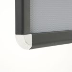 dettaglio-cornice-a-scatto-nera