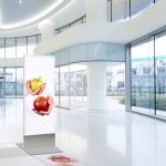 totem-porta-pannello-a-forma-t_1