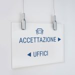 DIST32-SS-aggancio-per-targhe-sospensione-argento-satinato-con-stampa