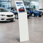 Espositore-a-leggio-in-metallo-porta-caratteristiche-autosalone-automotive