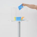 PBCB003-tavolino-cubo-plexiglass-con-ripiano-fessura