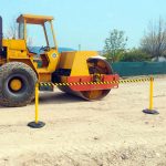 PBCOT502-colonnina-segnapercorso-nastro-gialla-per-cantieri-base-con-maniglia