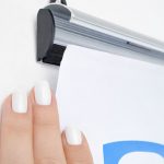 PBPM-porta-manifesto-profilo-in-alluminio-a-scatto-porta-poster-da-muro