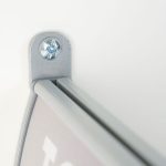 PBS040-targa-a-bandiera-fisaggio-a-muro