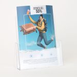 PBS408-porta-depliant-in-styrene-trasparente-da-banco-formato-A4