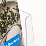 PBS419-espositore-porta-depliant-da-banco-con-3-tasche-1_3-di-A4