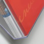 PBS456-dettaglio-tasca-porta-depliant-con-tasca-A4-e-binario-da-muro