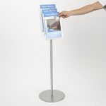 PBS5003A4-porta-depliant-aurtoportante-con-3-tasche-A4-plexi