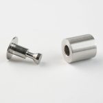 PBS729-distanziale-in-acciaio-spazzolato-per-targhe-a-parete