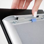 espsositore-porta-avviso-a-leggio-con-cornice-a-scatto-autoportante