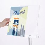 grafica-espositore-da-terra-con-tasca-porta-avvisi-inclinata-A3