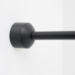 PBCMU12-attacco-fissaggio-a-muro-per-barra-distanziatrice-colonnine-segna-percorso-museo