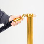 PBSCRD1-aggancio-cordone-velluto-nero-per-colonnina-moschettone-gold