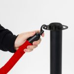 PBSCRD7-cordone-in-velluto-rosso-moschettone-nero-per-colonnina