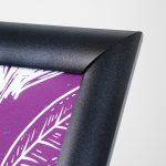 PBLCRLG41-leggio-autoportante-nero-con-cornice-a-scatto-angolo