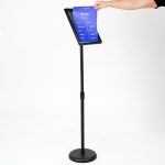 PBLCRLG41-leggio-autoportante-nero-con-cornice-a-scatto-grafica-intercambiabile