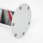 base-sotto-dettaglio-porta-depliant-autoportante-pannello-stampato