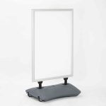 cavalletto-pubblicitario-da-esterno-antivento