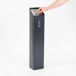 PCPOS020-posacenere-autoportante-in-metallo-verniciato-nero-con-disegno-ancorabile
