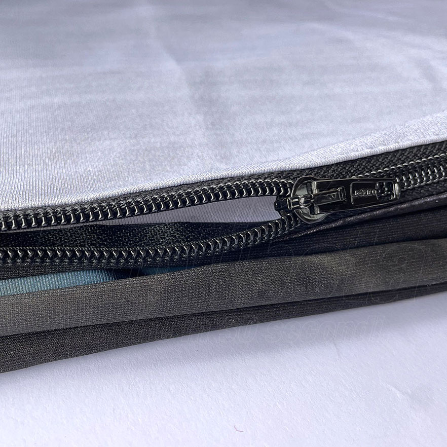stampa-tessuto-elastico-antipiega-chiusura-con-ZIP